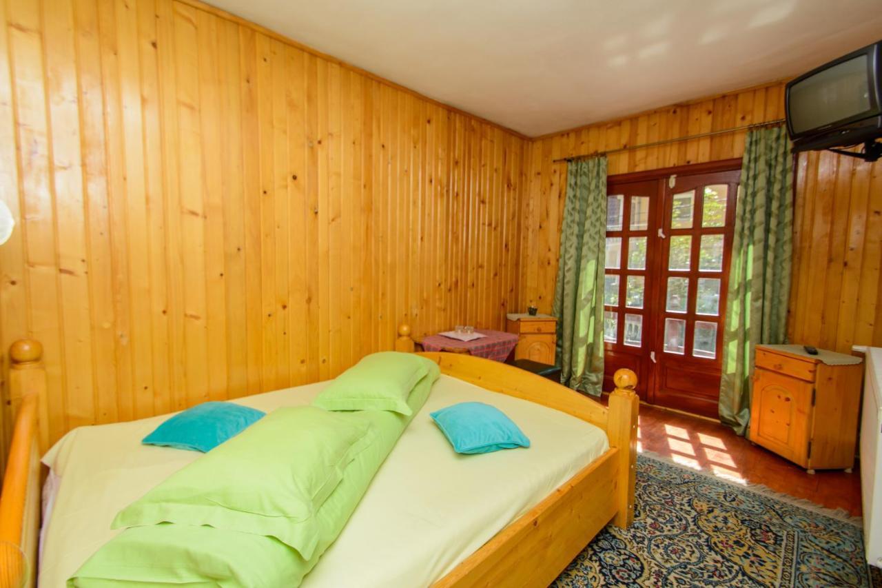 Rem's Pension Rasnov Exterior foto
