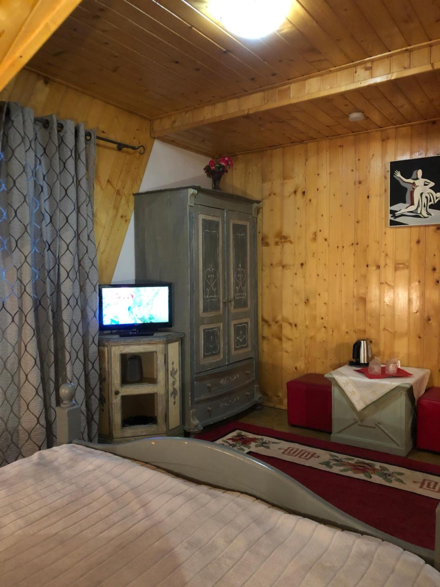 Rem's Pension Rasnov Exterior foto