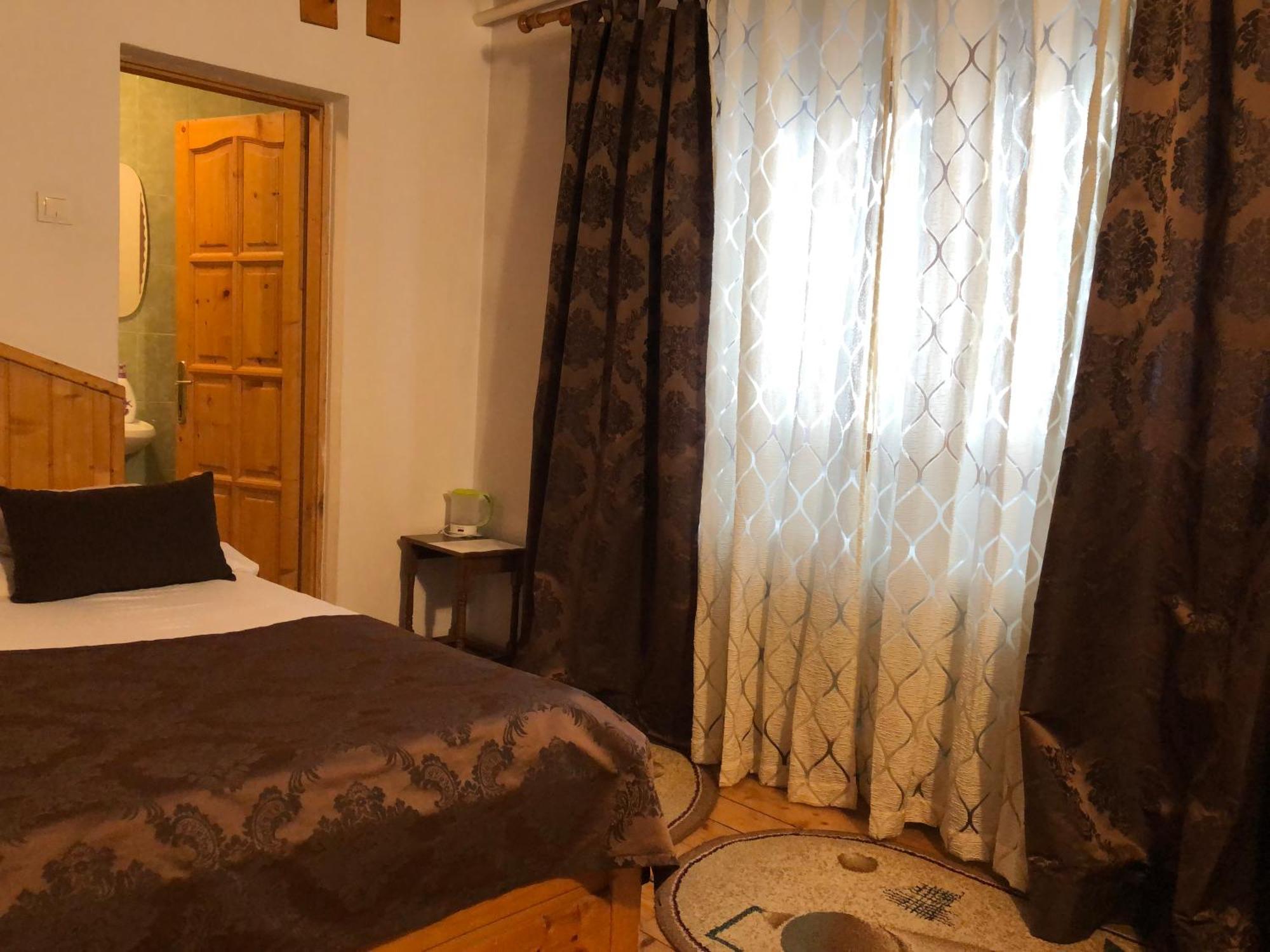 Rem's Pension Rasnov Exterior foto